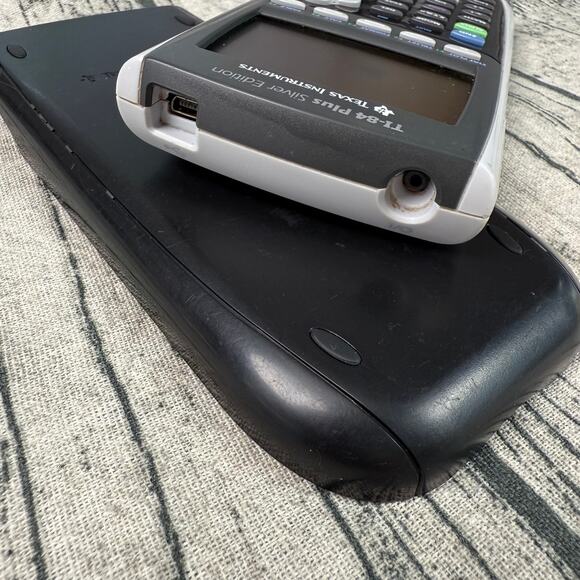 Texas Instruments TI-84 Plus Silver Edition Graphing Calculator - Tested Working - Picture 9 of 11